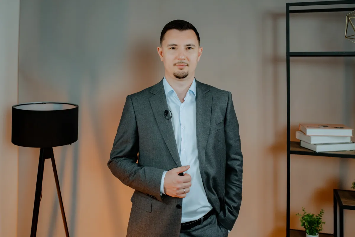Антон Дунаев, брокер банковских гарантий, основатель АНГАРД